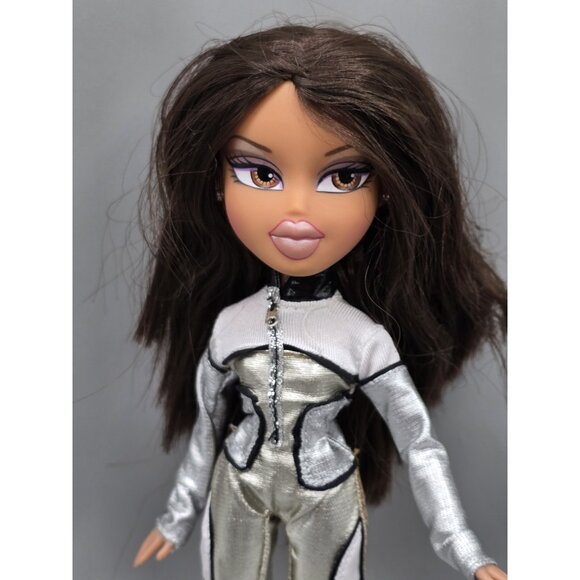 Bratz Play Sportz X-treme Skydiving Yasmin Doll Original Outfit And Helmet‎ - Picture 2 of 6